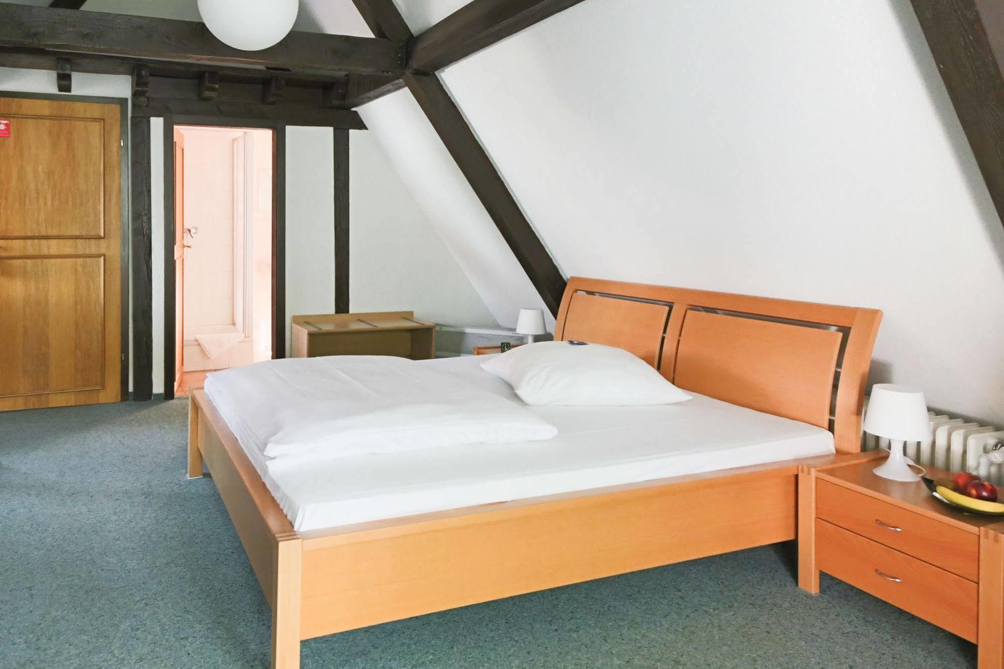 Doernersches Haus Hotel Walldorf  Ngoại thất bức ảnh